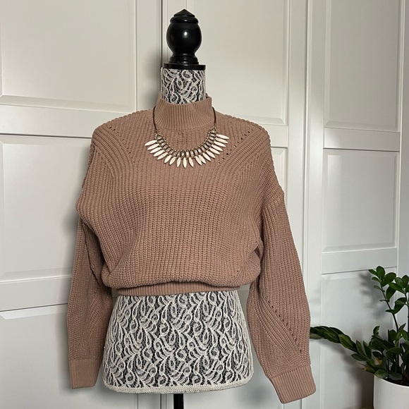 Forever 21 batwing cropped backless sweater size S - Picture 2 of 8